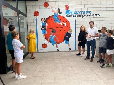 Banyoles dedica un mural a la Ciutat del Bàsquet Català