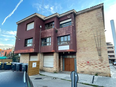 Banyoles inicia l’arranjament de l’edifici del carrer Servites