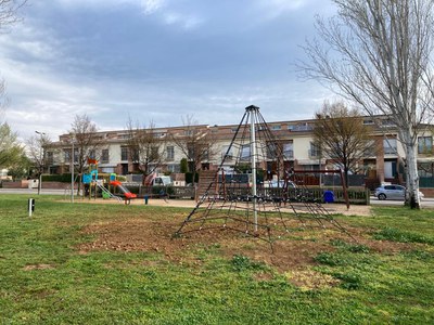 Banyoles renova el parc infantil del Pla de l’Ametller