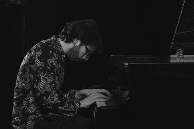 El pianista Néstor Zarzoso presenta ‘Tangos per a la teva absència’ dissabte a l’Auditori de l’Ateneu
