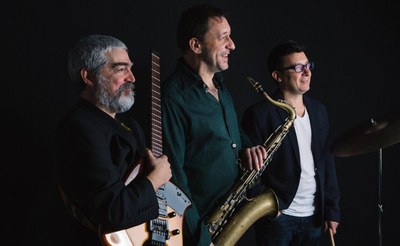 Gorka Benítez, un dels millors músics del panorama jazzístic estatal, presenta Salalagua en format trio dissabte a l’Auditori de l’Ateneu