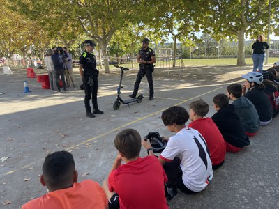 La Policia Local de Banyoles porta a terme tallers d’educació viària a uns 400 joves de primer d’ESO
